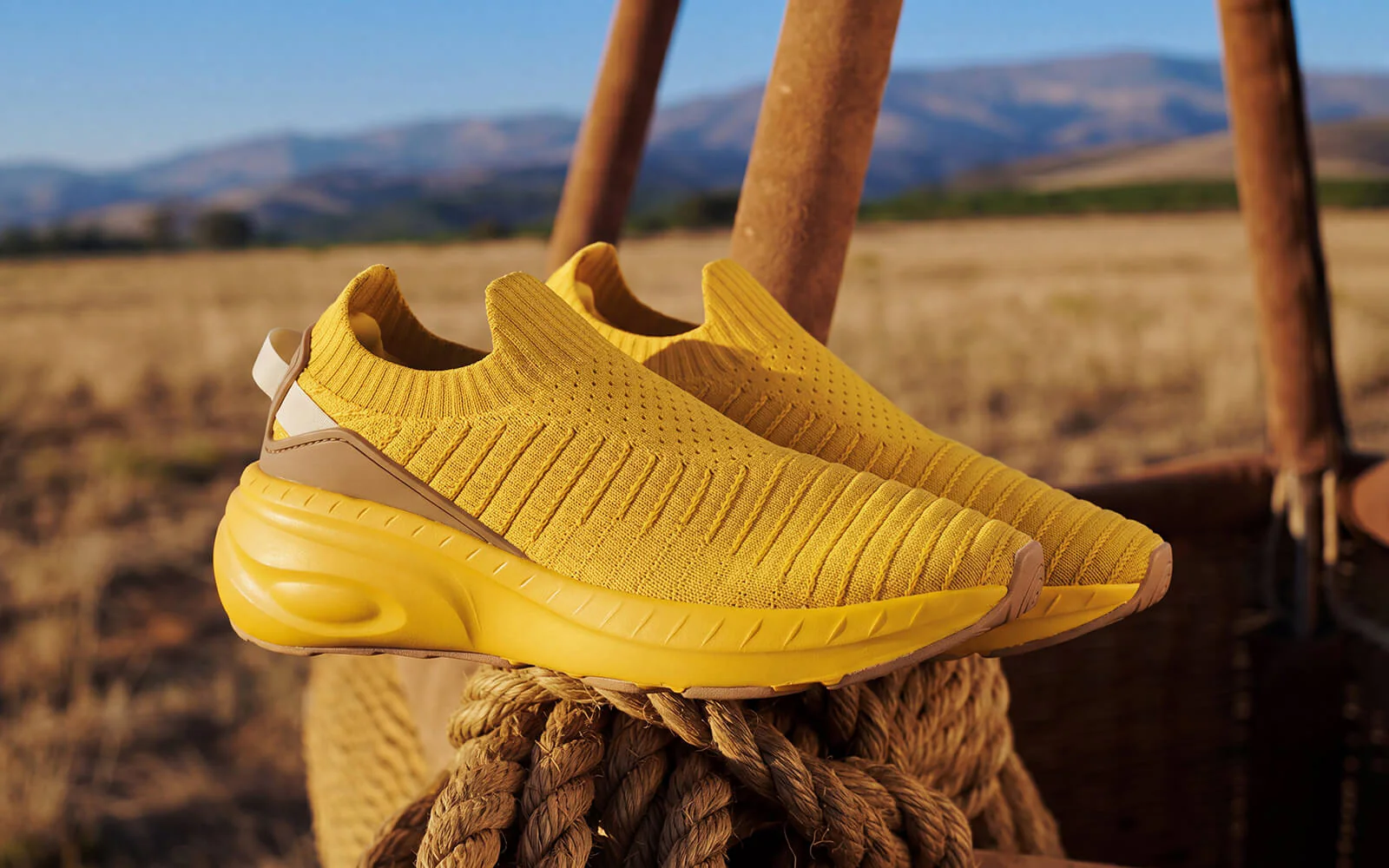 Begin Walk Trek For Men : Yellow - Image 2