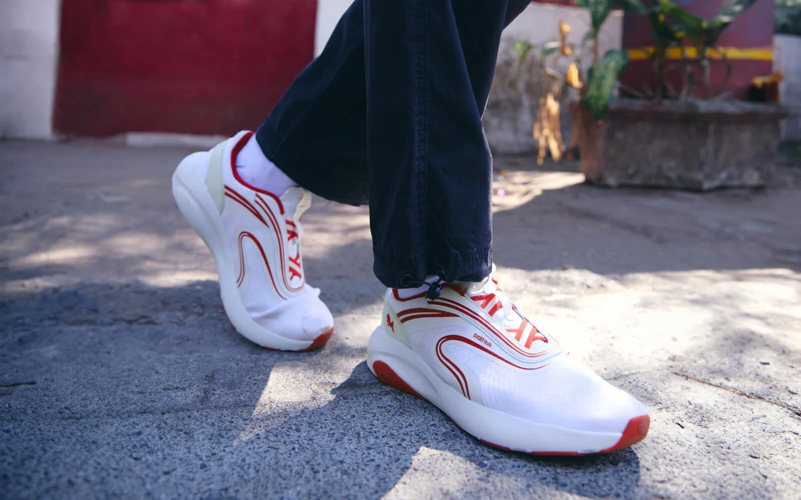 Begin Walk - Unwind : White-Red - Image 10