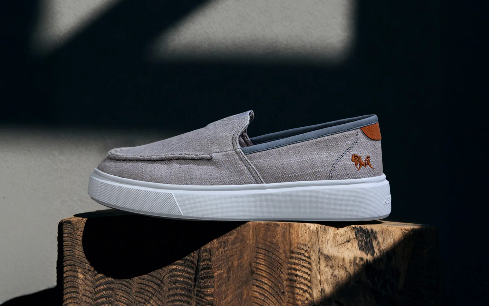 Canvas Coast Slip Ons : Grey - Image 2