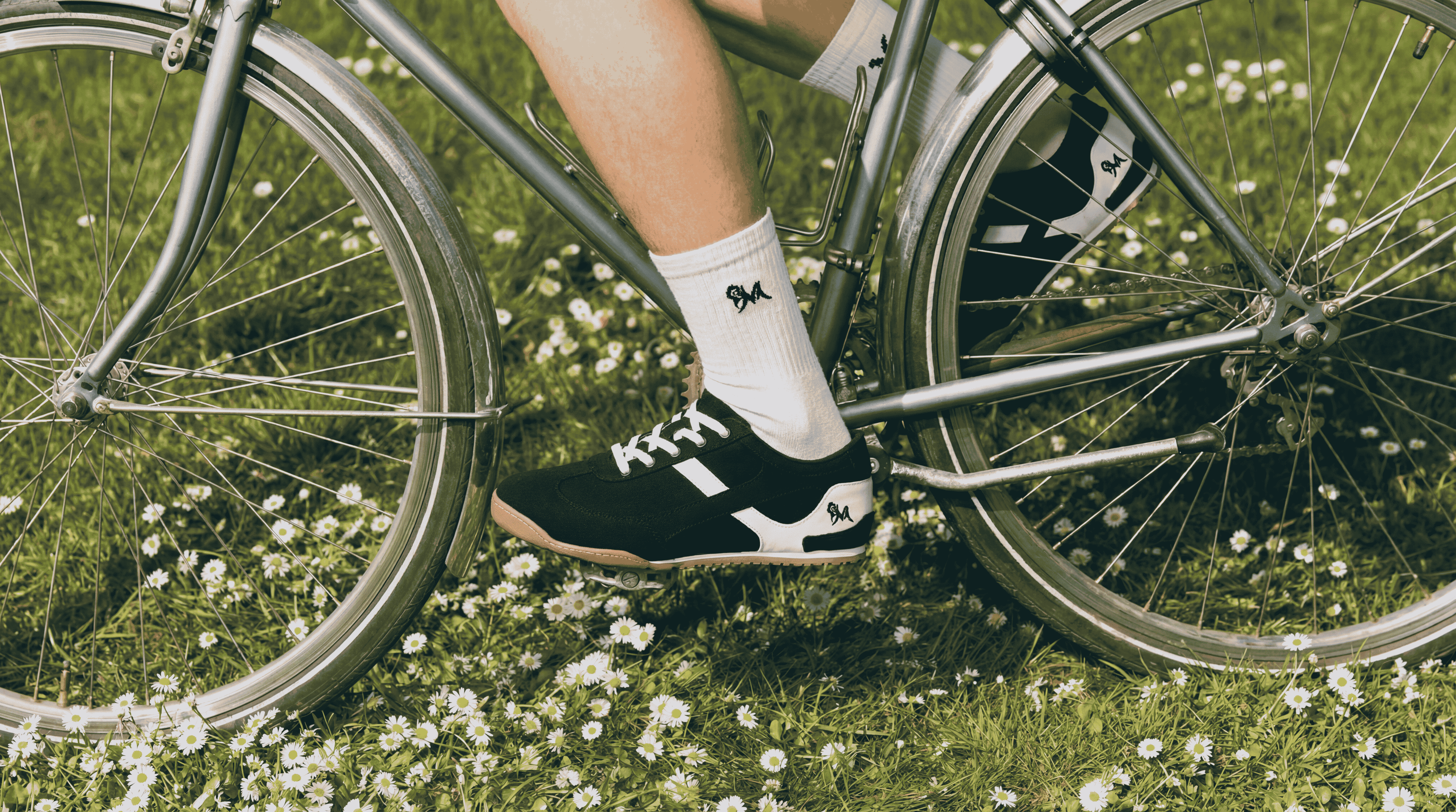 Crew Length Socks : Black Grey White (Pack of 3) - Image 2