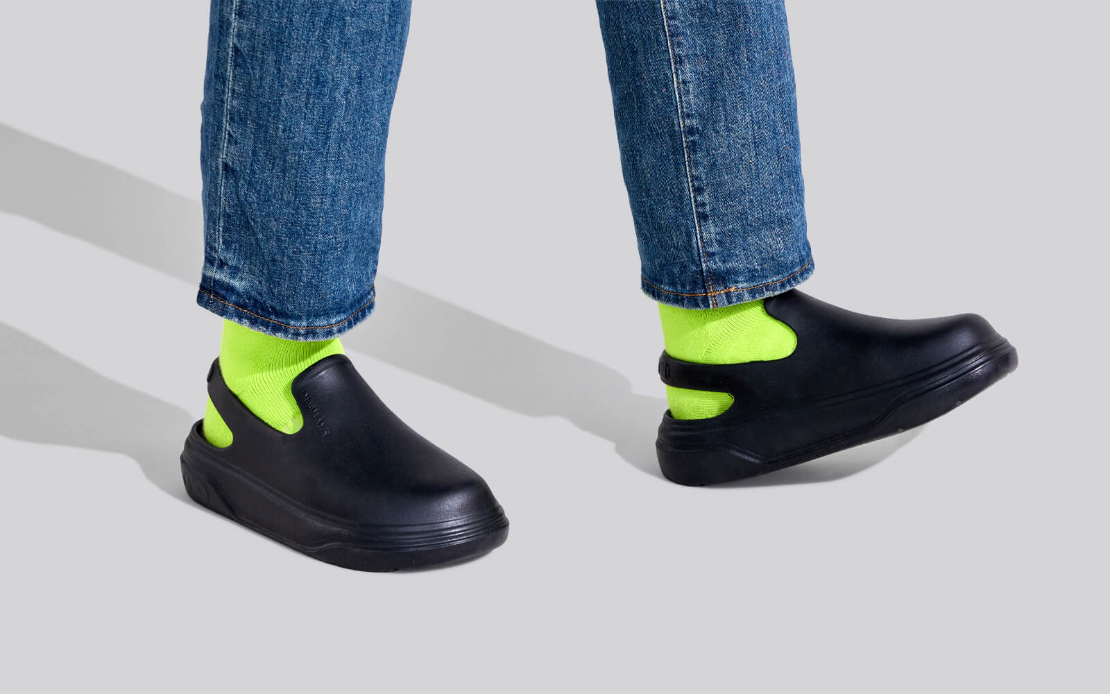 Cushers Clogs For Men : Black - Image 7