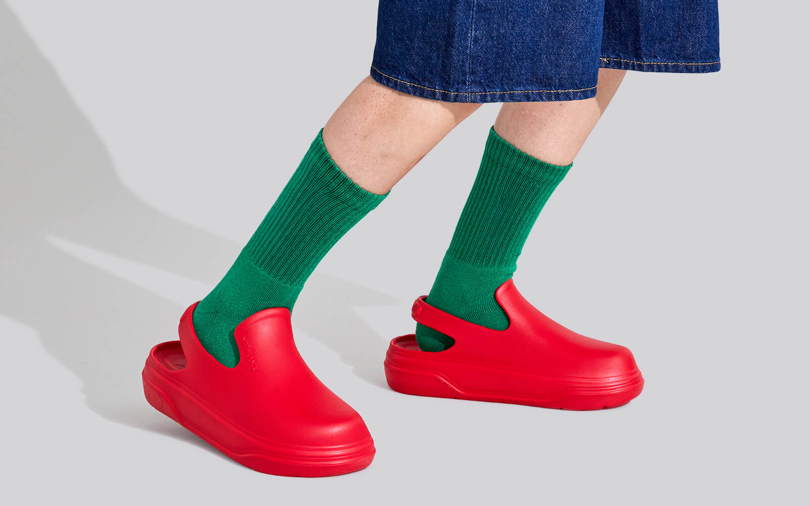 Cushers Clogs For Women : Red - Image 7