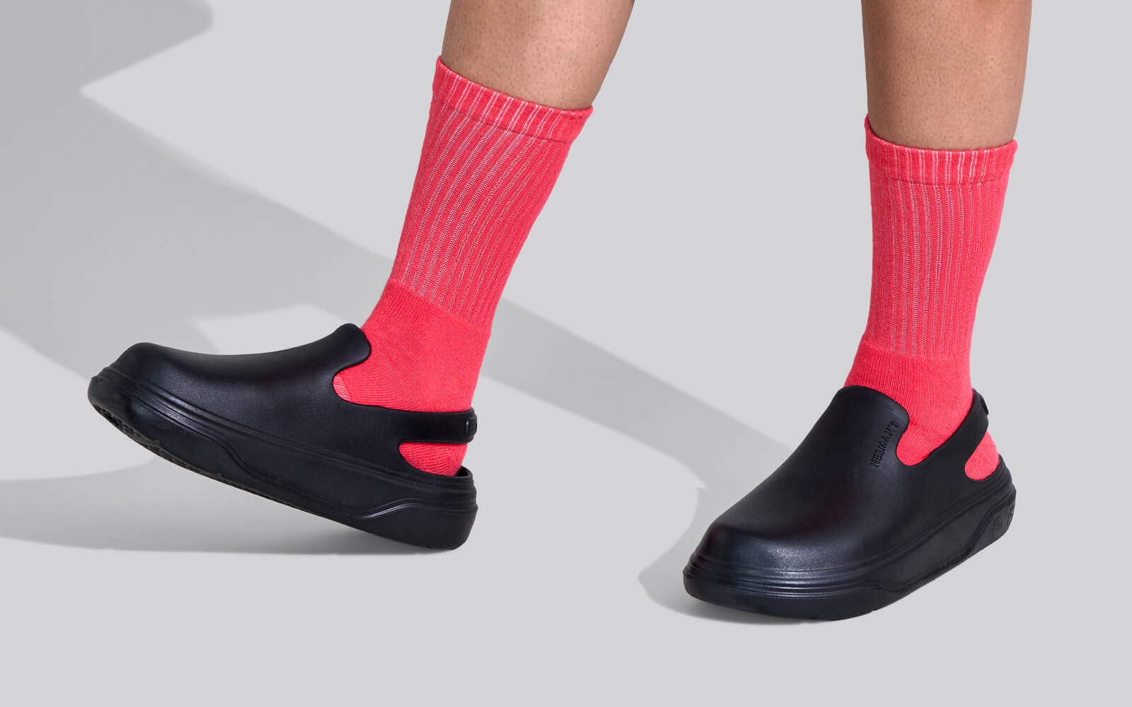 Cushers Clogs For Women : Black - Image 7
