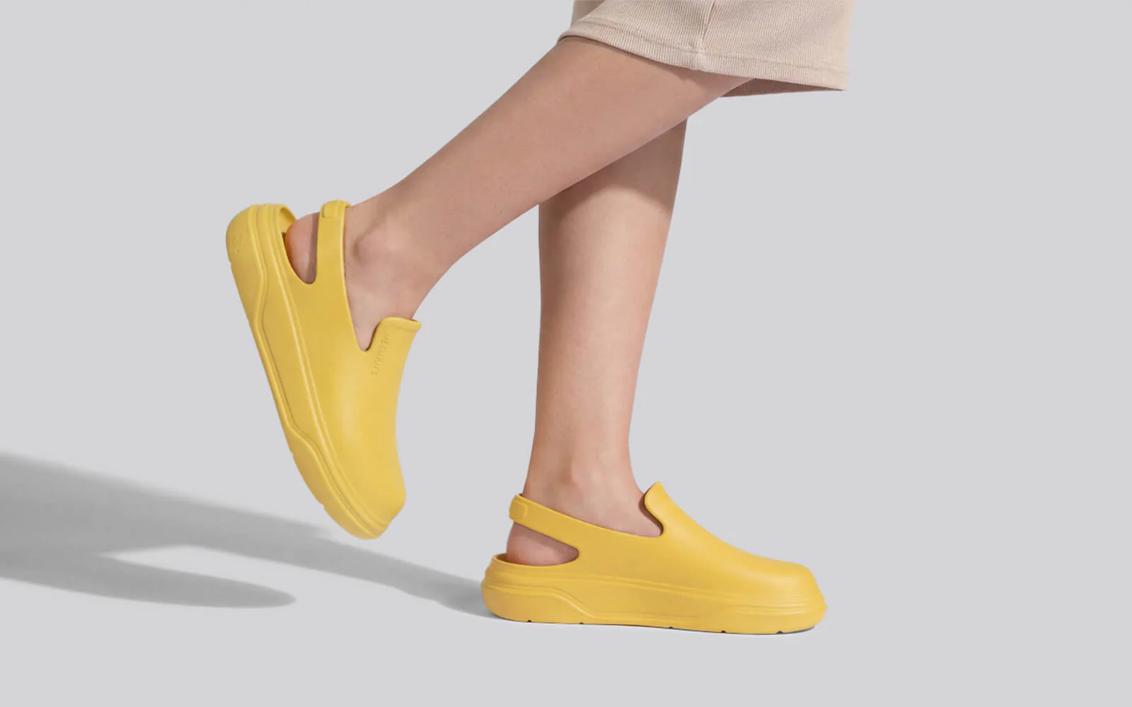 Cushers Clogs For Women : Yellow - Image 7