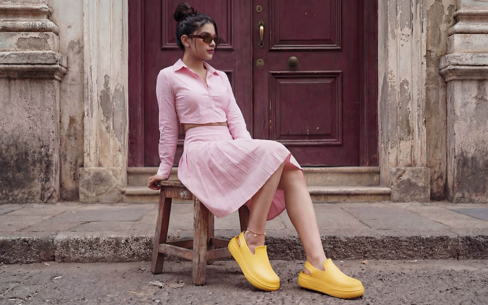 Cushers Clogs For Women : Yellow - Image 8