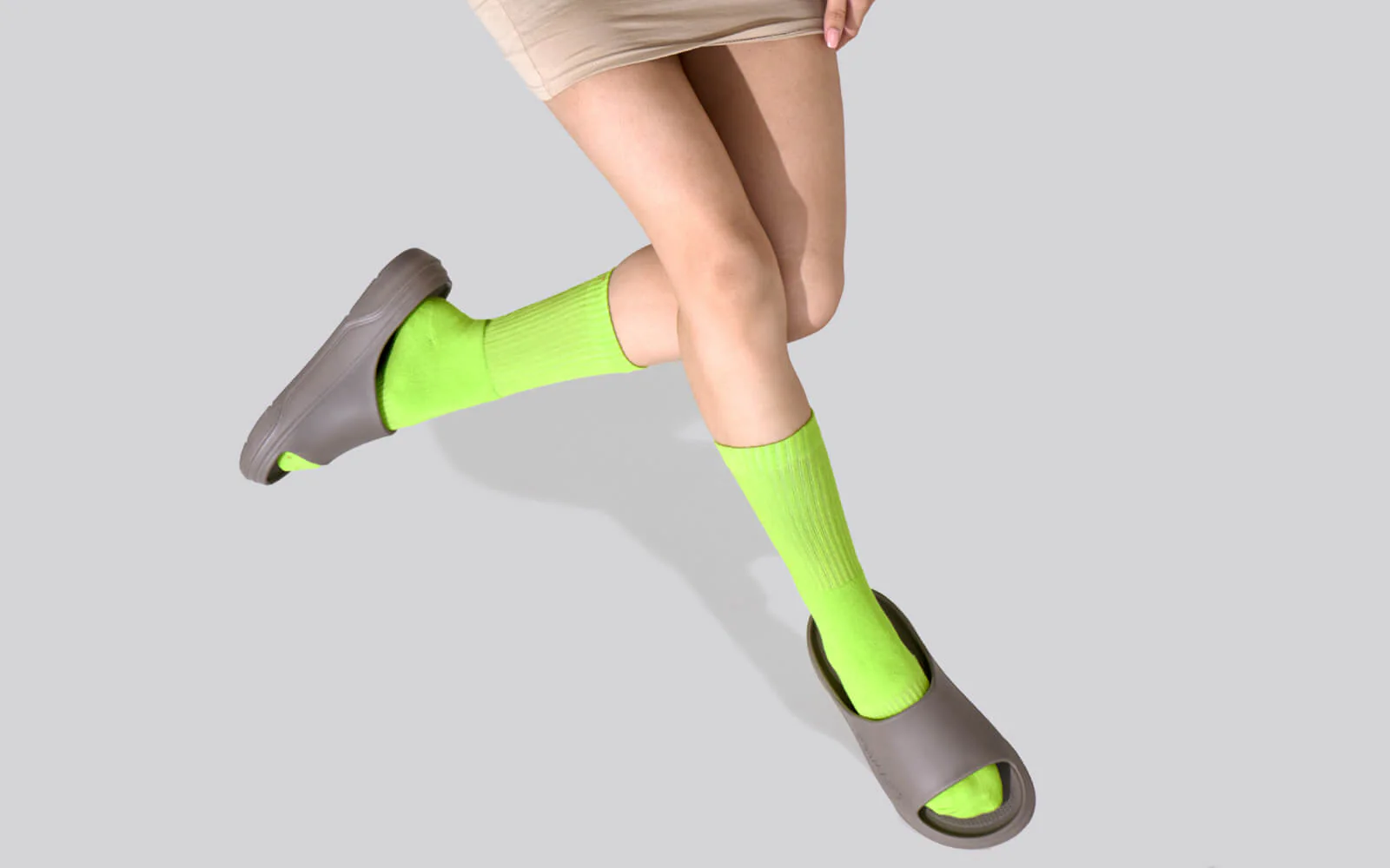 Cushers Slides For Women : Goat Grey - Image 7