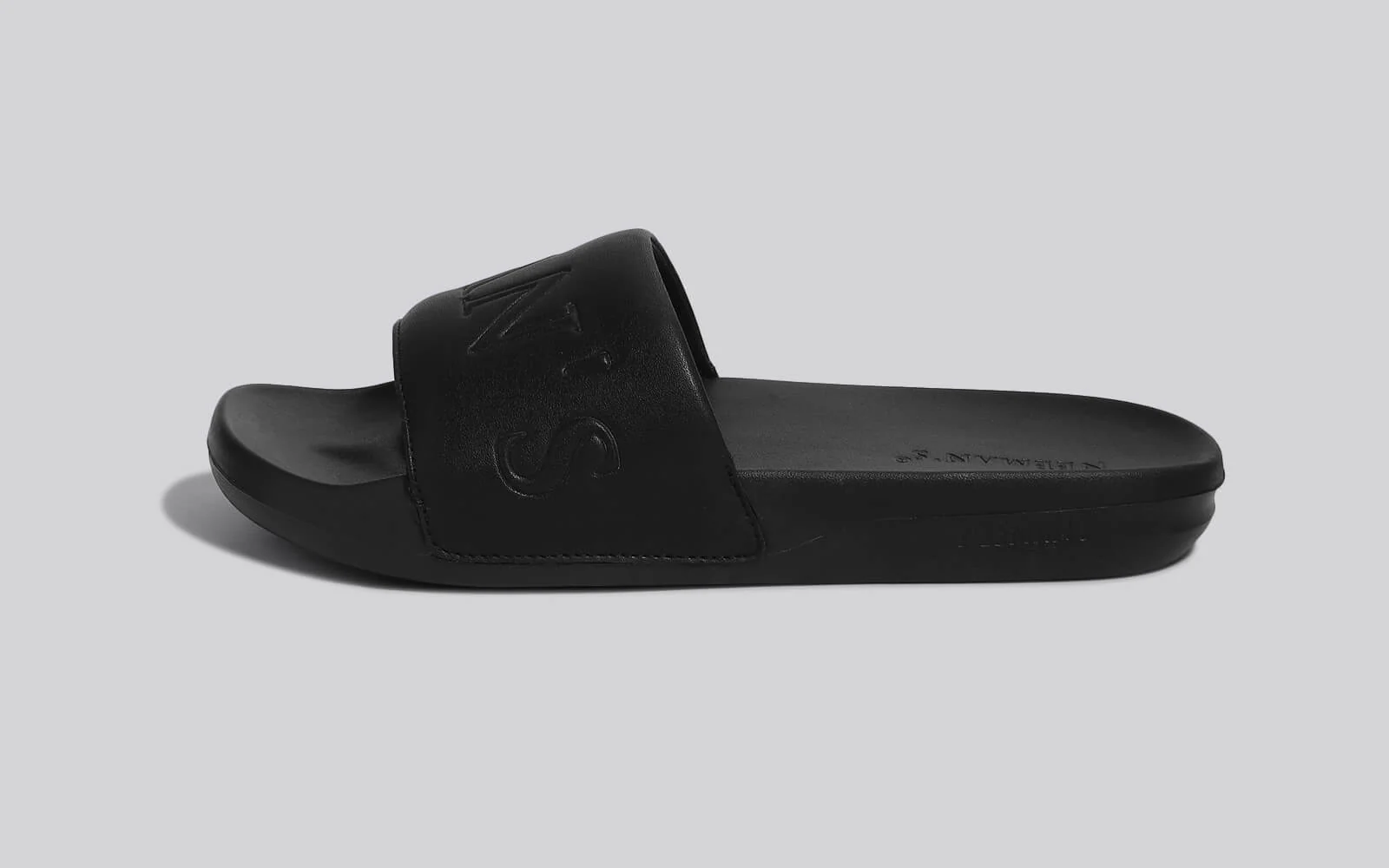 Cushy Slides : Black - Image 3