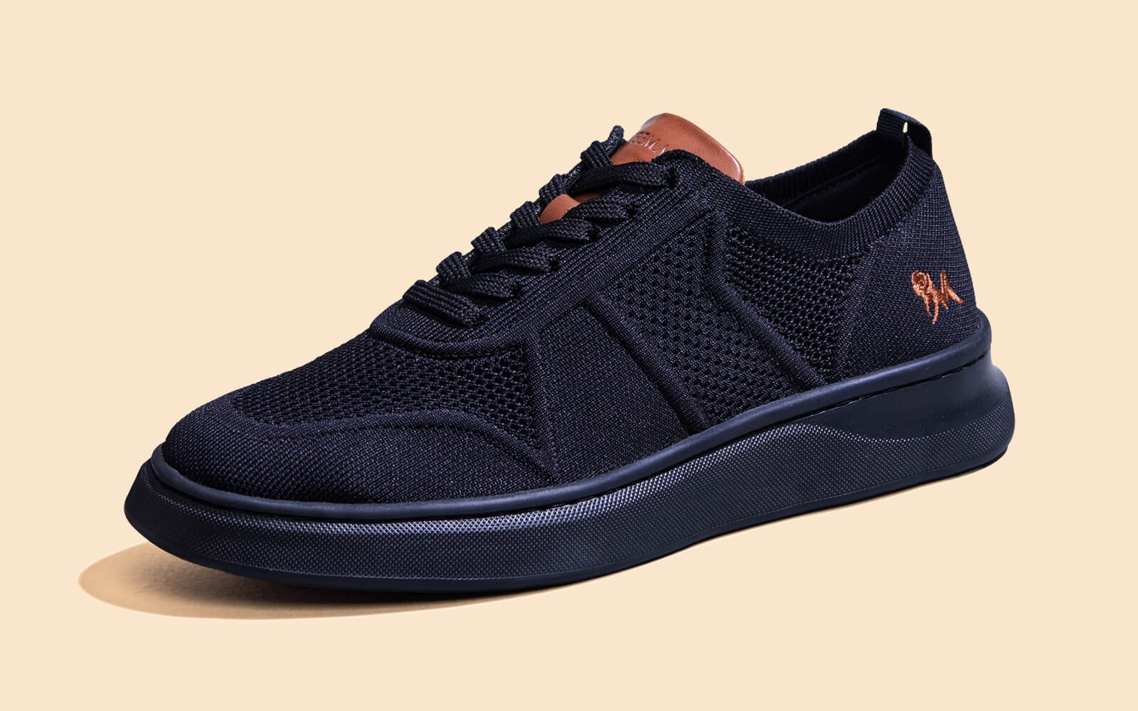 Elevate Low Top : Black - Image 5