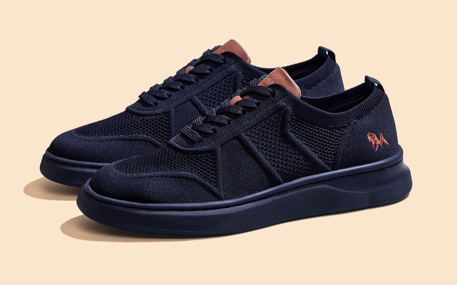 Elevate Low Top : Black - Image 7