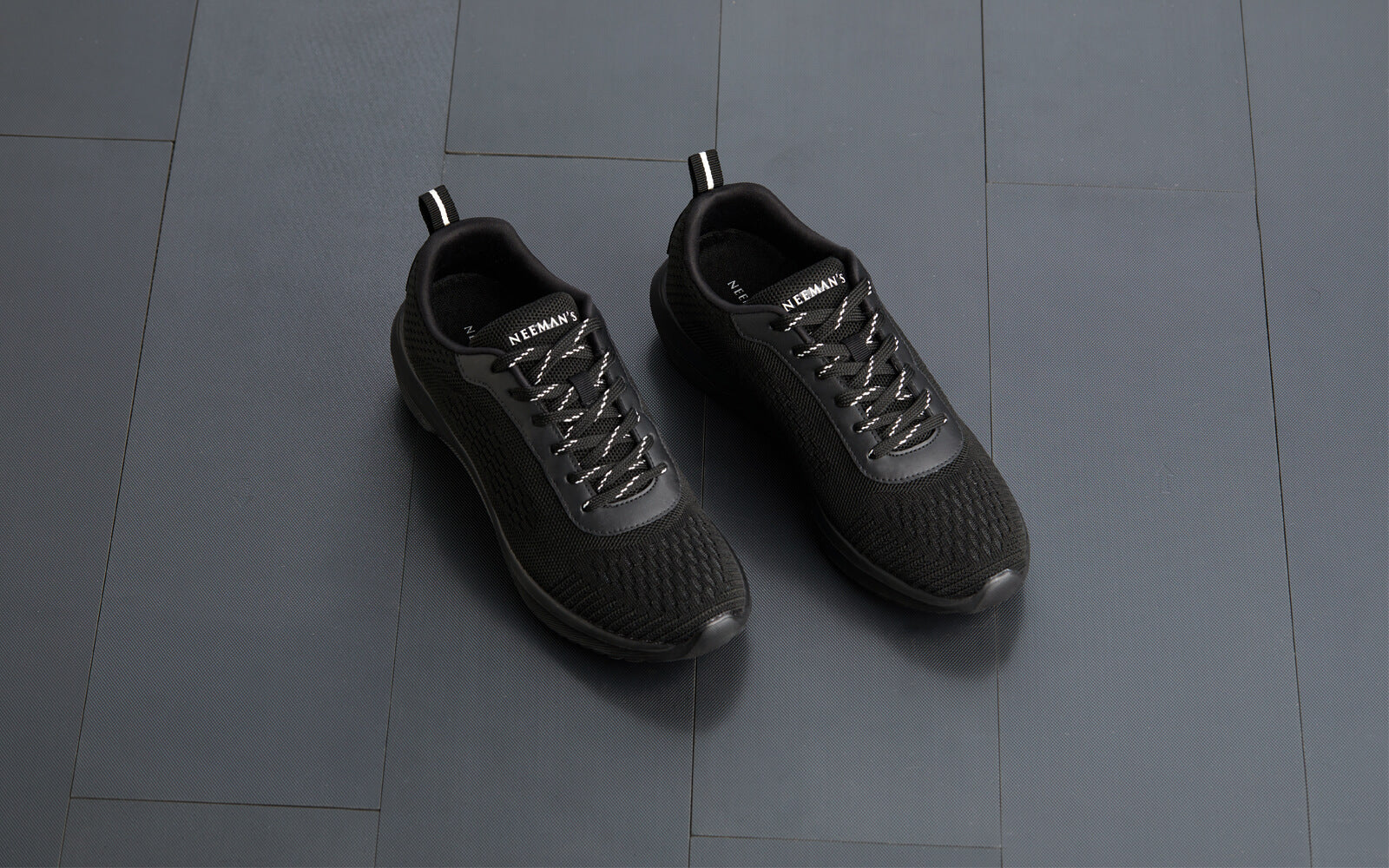 Everyday Basic Sneakers : Electric Black - Image 8