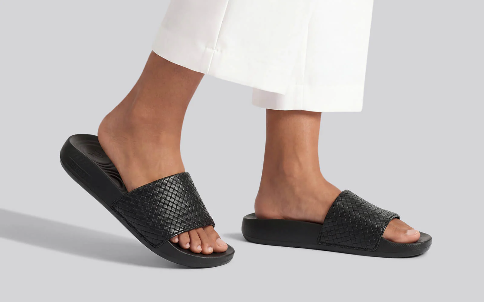 High Sprout Evoque Slides For Women : Black - Image 6
