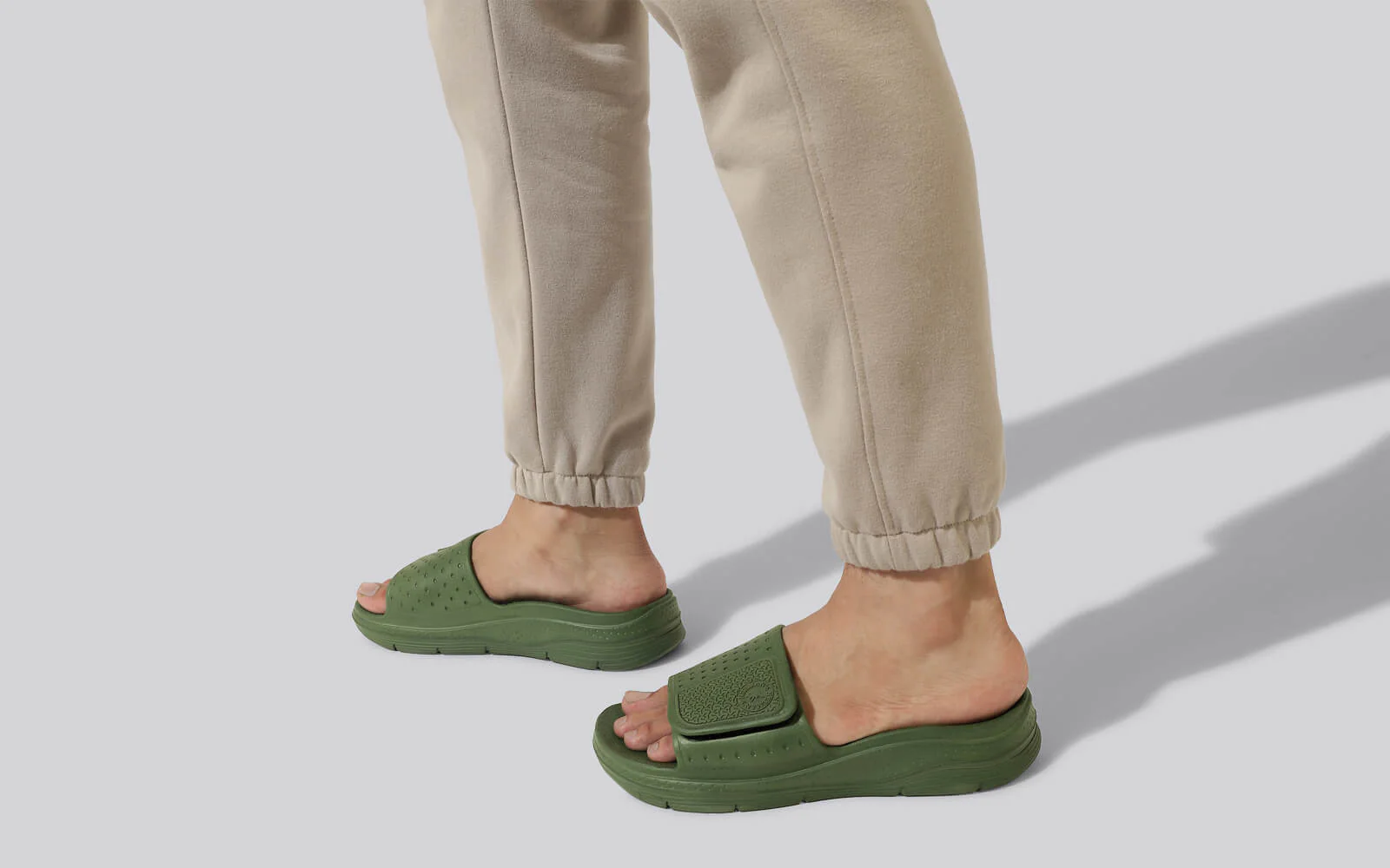 Jumbo Slides : Olive - Image 7