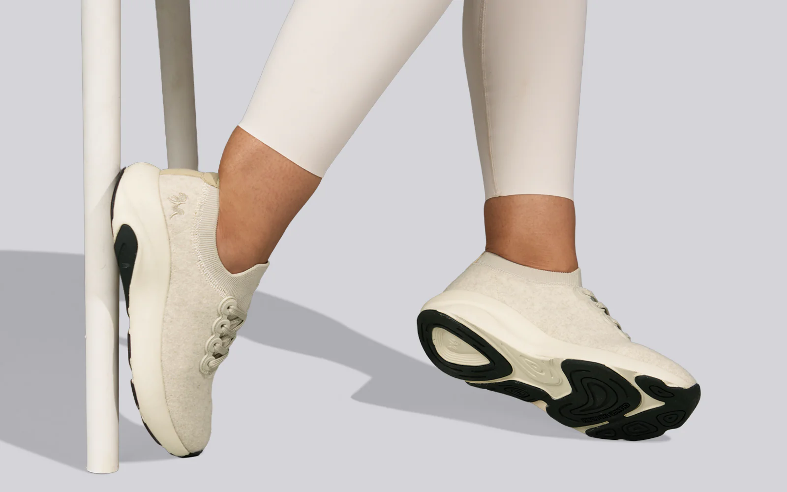 Lush Glider For Women : Ivory - Image 9