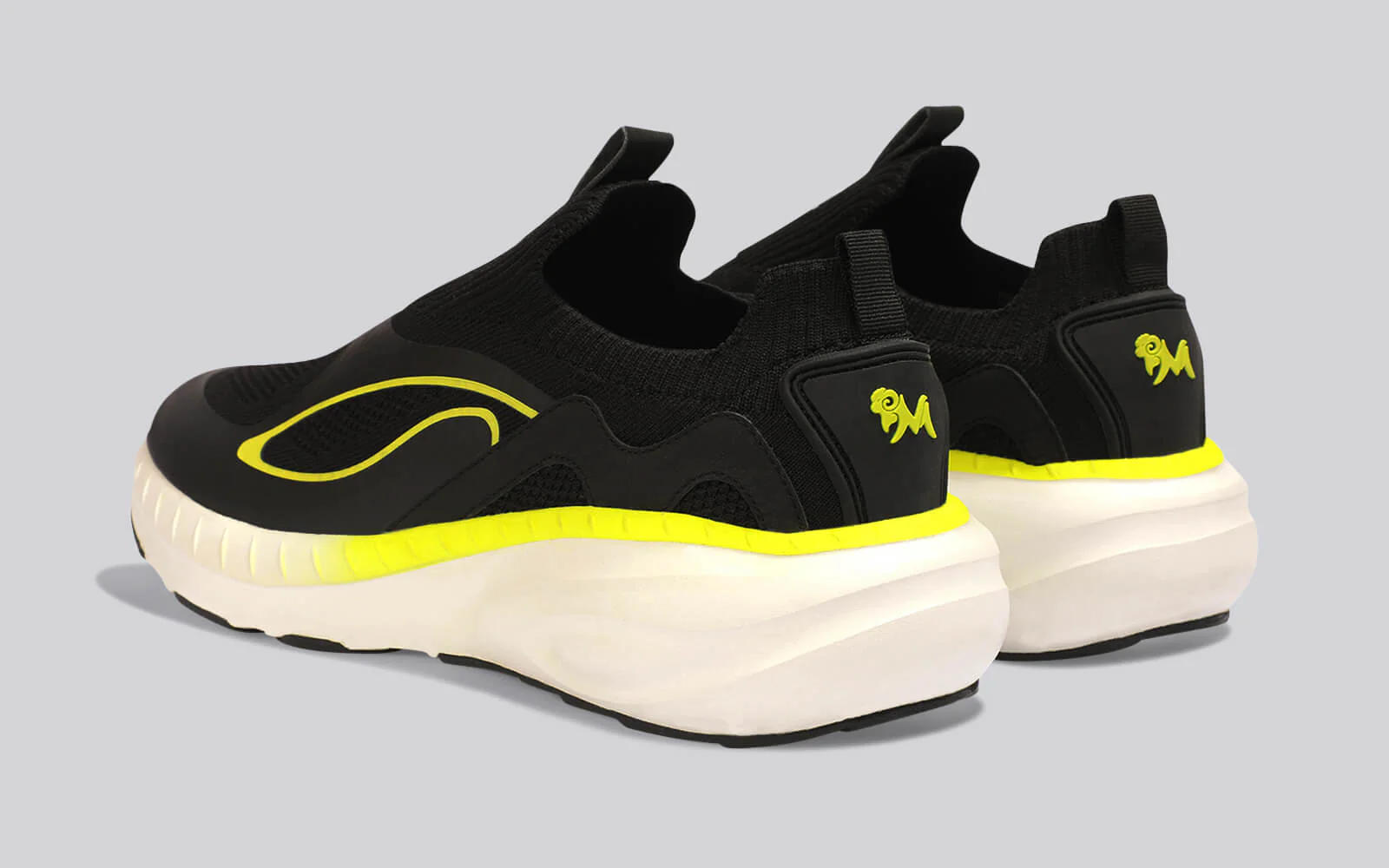 Novra Slip Ons For Men : Black - Image 4