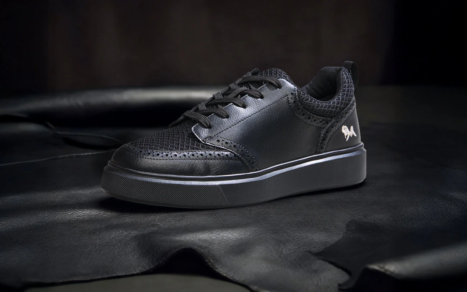 Pure Motion Sneakers : Black - Image 7