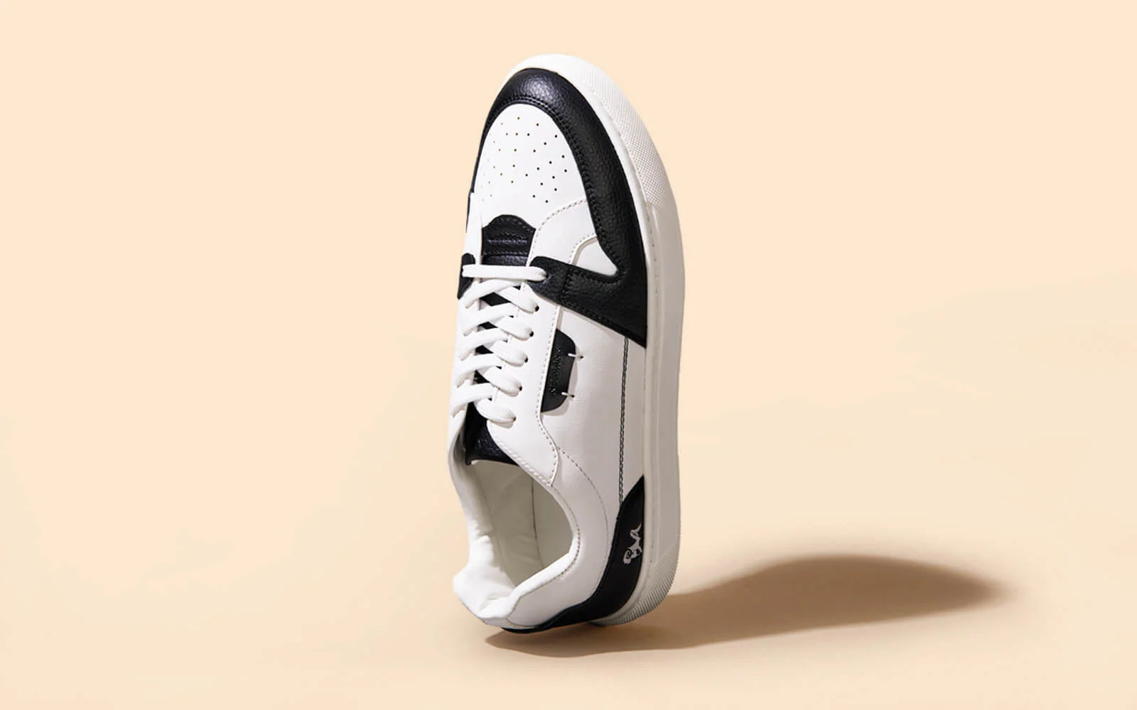 Retro Slick Sneakers : Black and White - Image 3