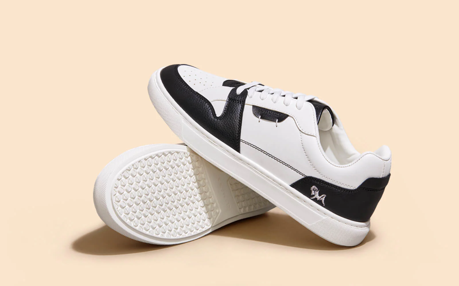 Retro Slick Sneakers : Black and White - Image 5