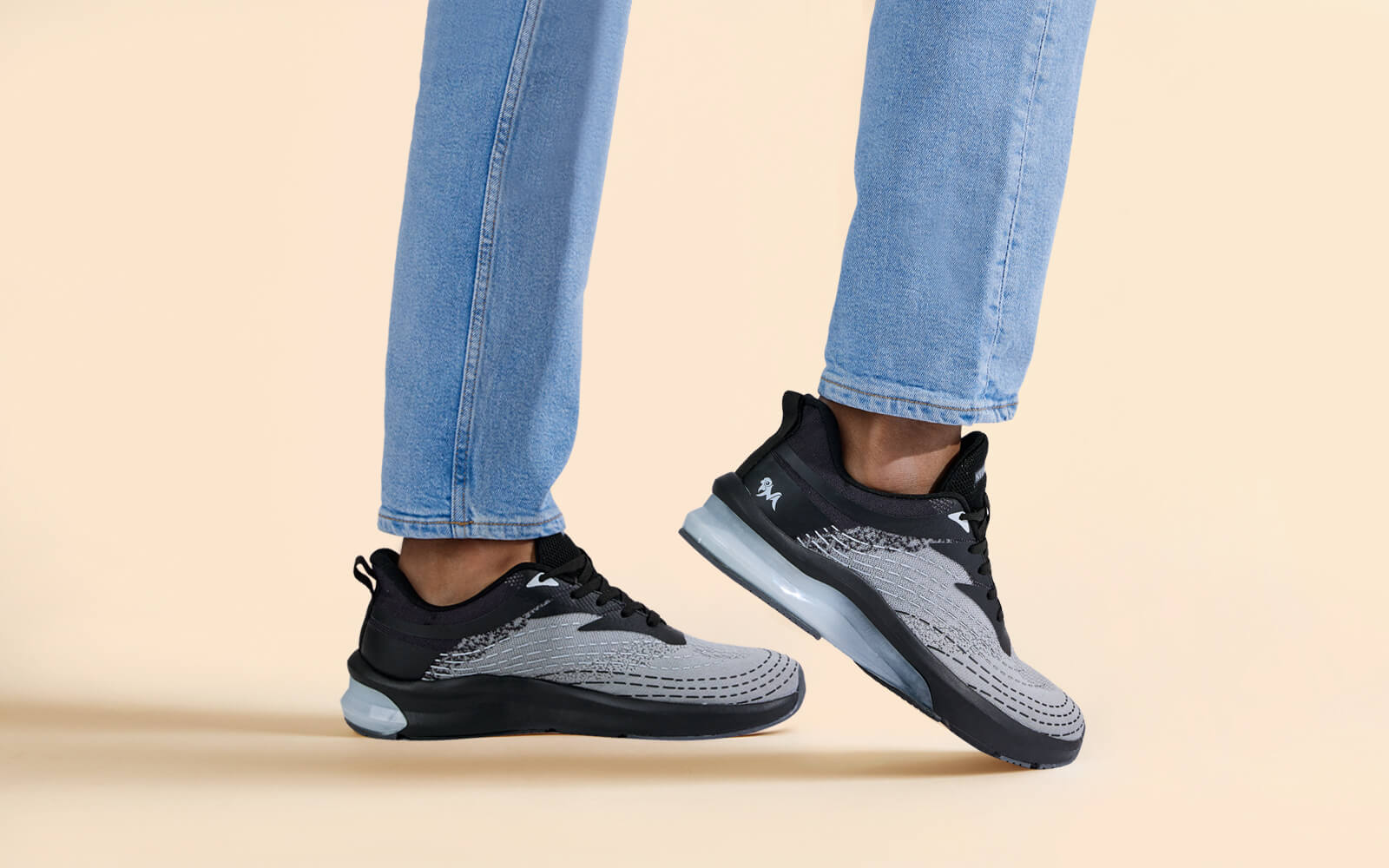 The Comfornauts : Grey-Black - Image 9