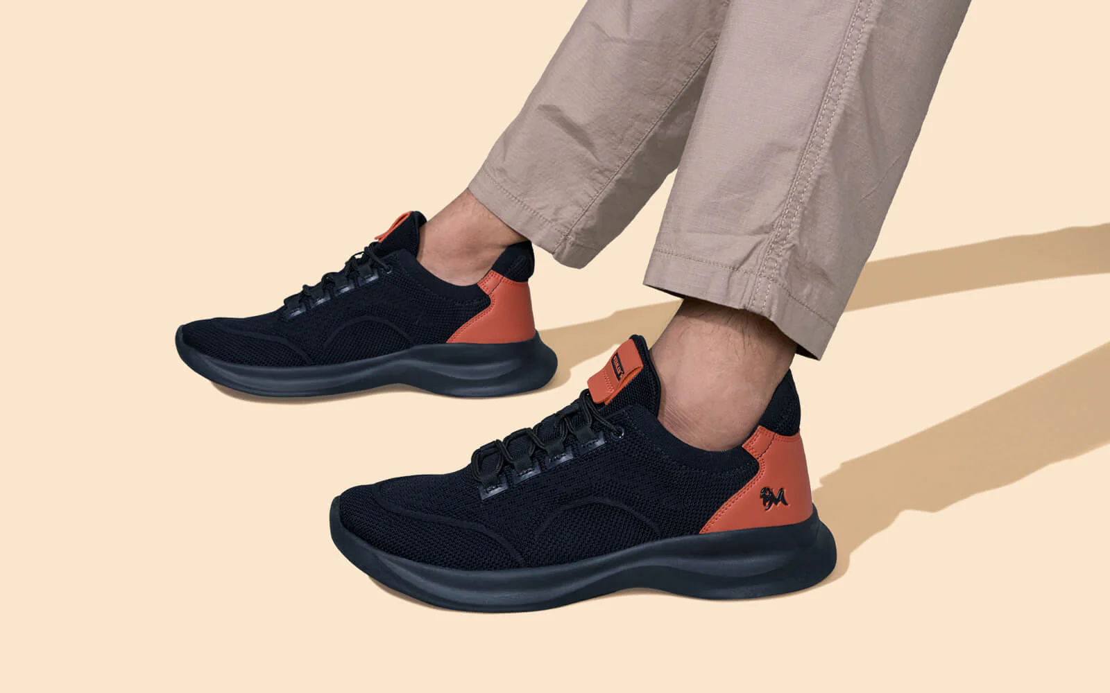 The Knit Strides : Black - Image 9