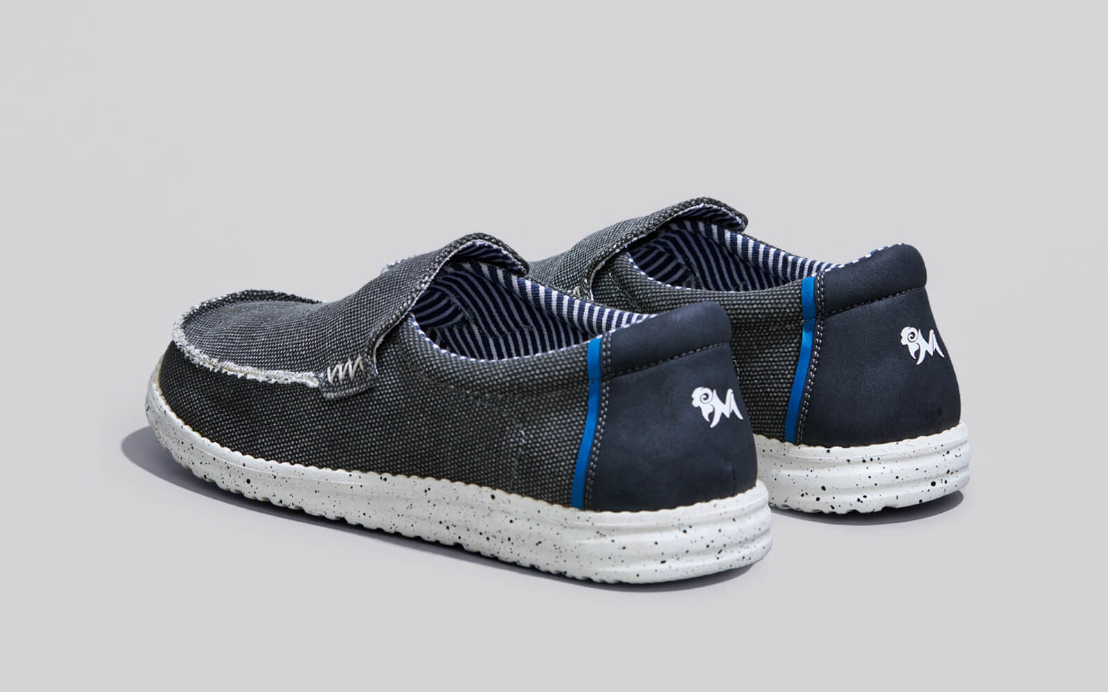 The Wanderers Slip Ons : Black - Image 7