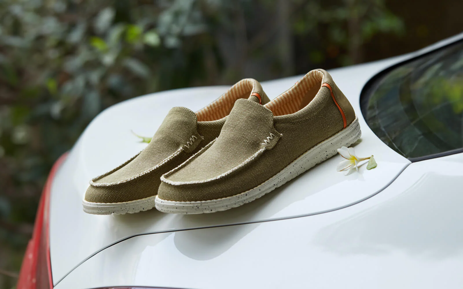 The Wanderers Slip Ons : Olive - Image 3