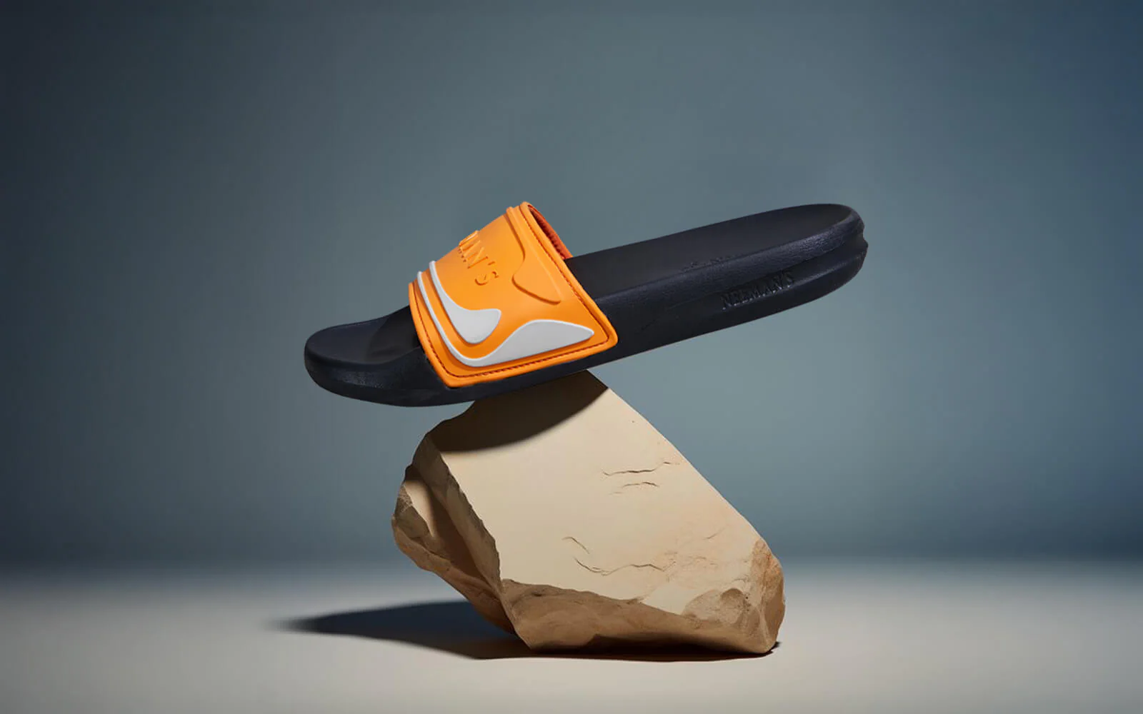 Travel Slides : Black-Orange - Image 3
