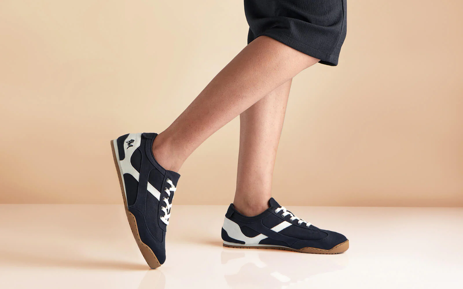 Urban Casuals : Fusion Black - Image 5