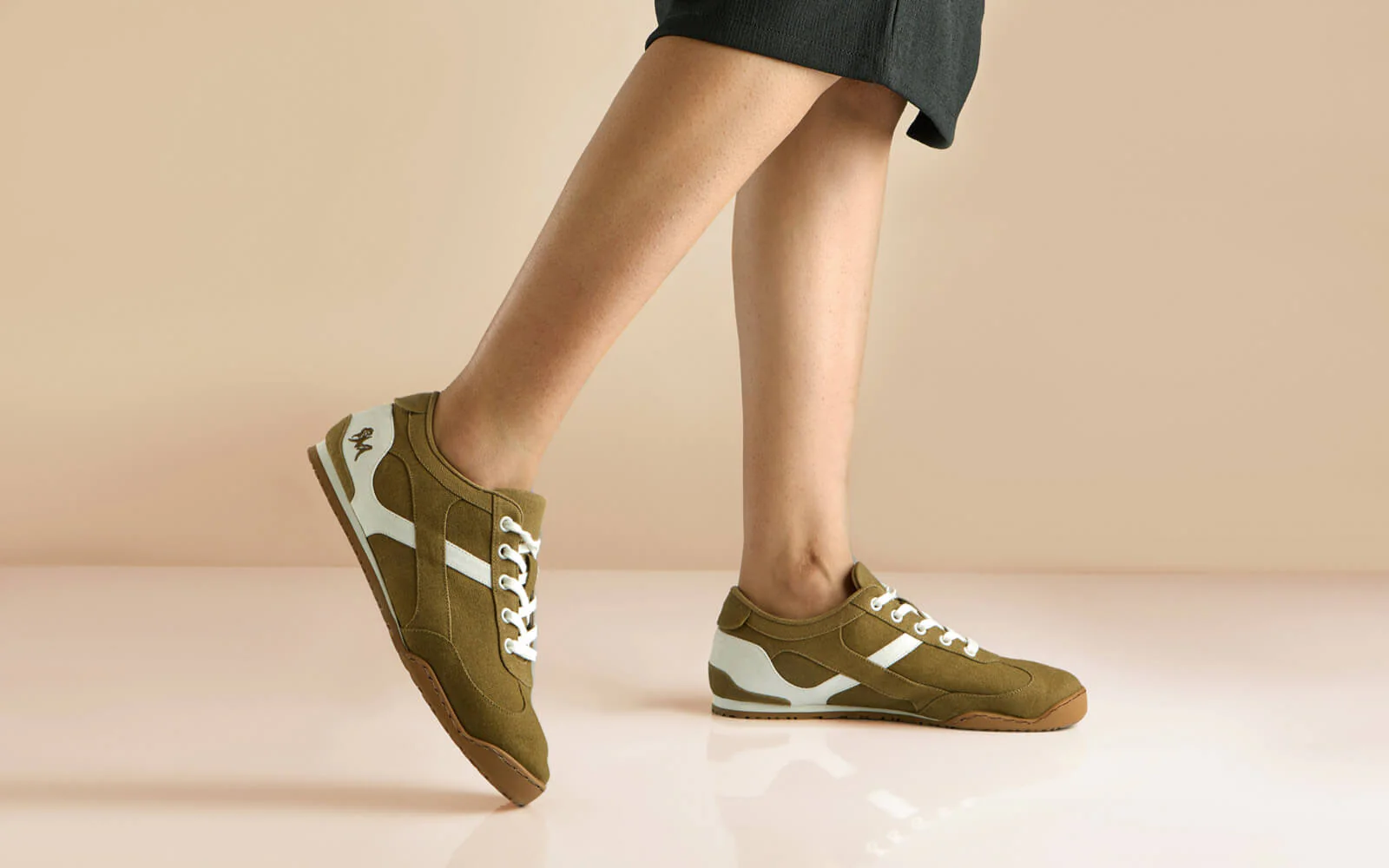 Urban Casuals : Hip Moss - Image 5
