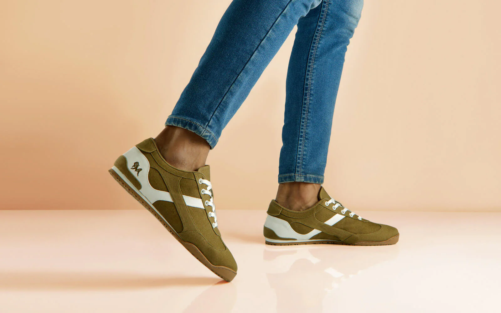 Urban Casuals : Hip Moss - Image 9