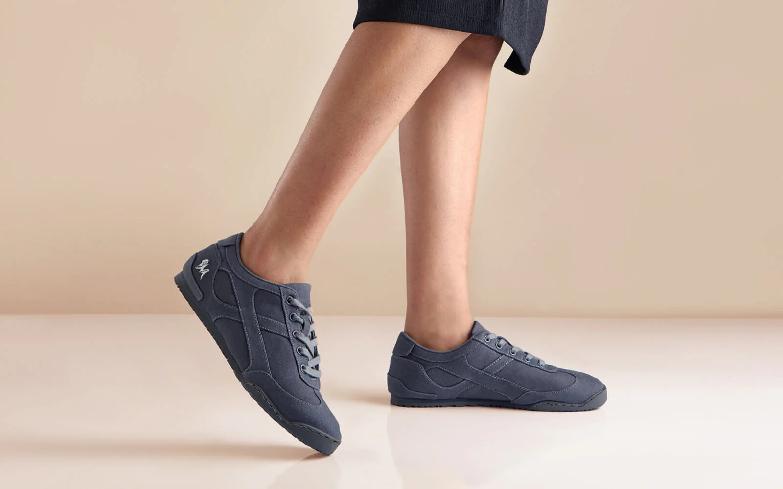 Urban Casuals : Metal Grey - Image 8