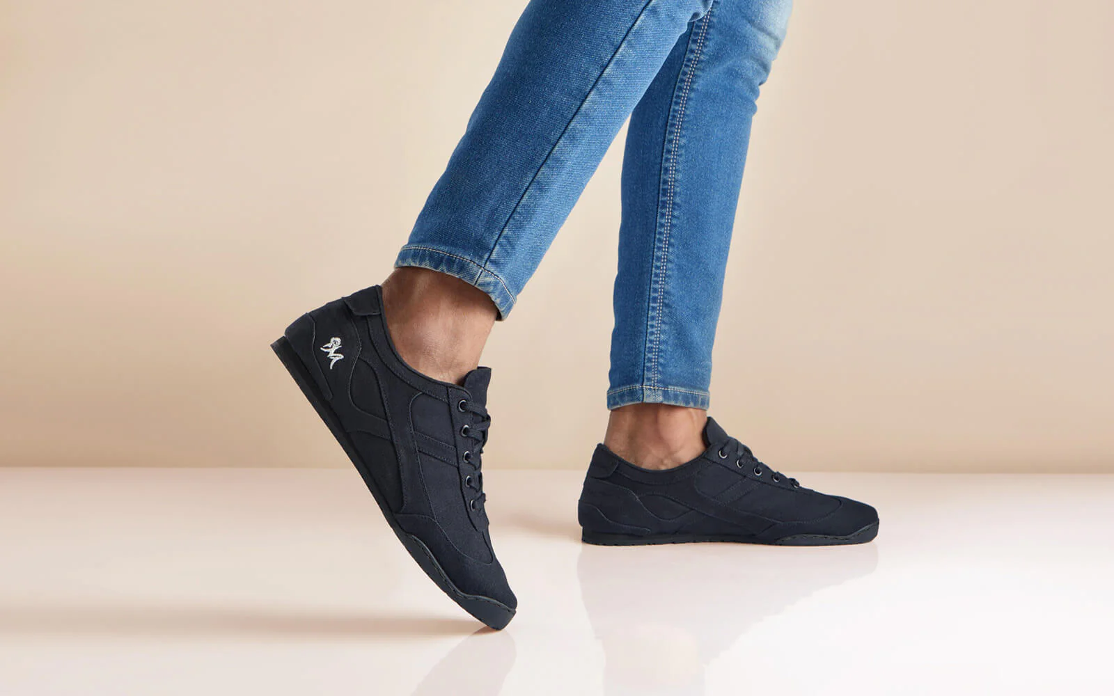 Urban Casuals : Rock Black - Image 7